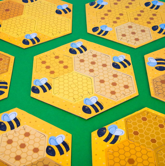 Build a Beehive Dominoe Game